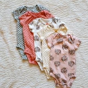 Carter's onsies set of 5